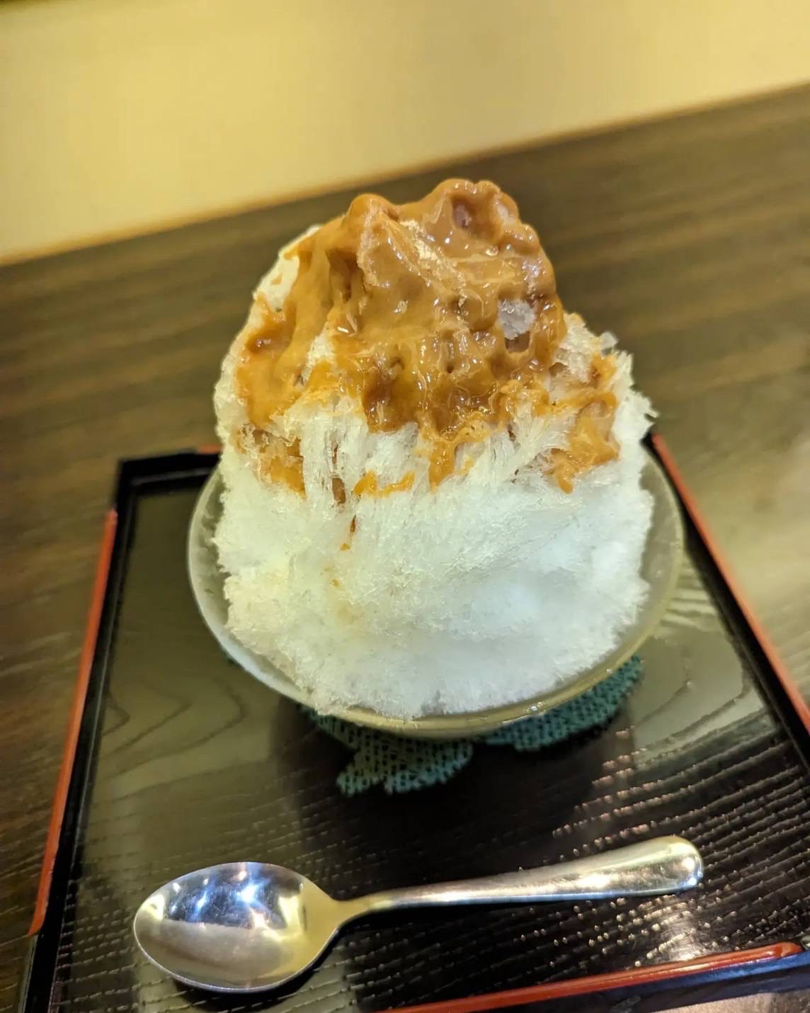 北浦和のカフェ お茶カフェうさぎのいちごかき氷