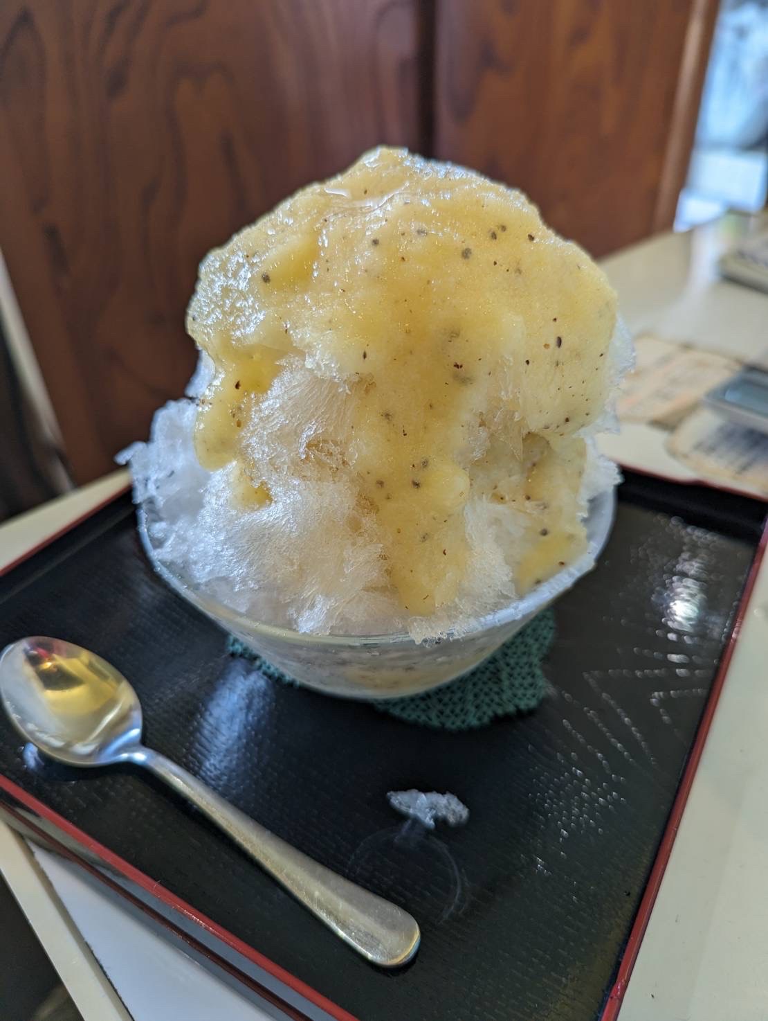 北浦和のカフェ お茶カフェうさぎのいちごかき氷